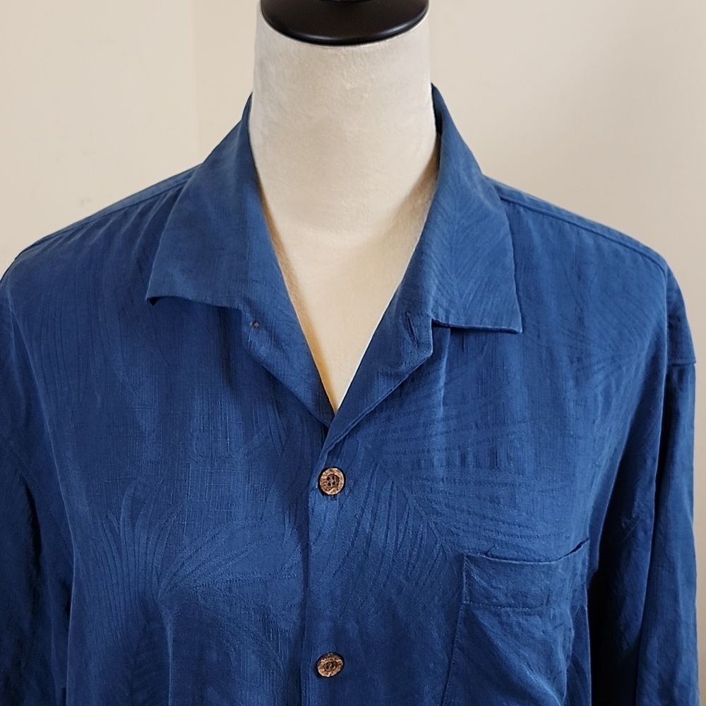 Tommy Bahama 100% Silk Blue Men's Slightly Textured Casual Shirt, Size Large